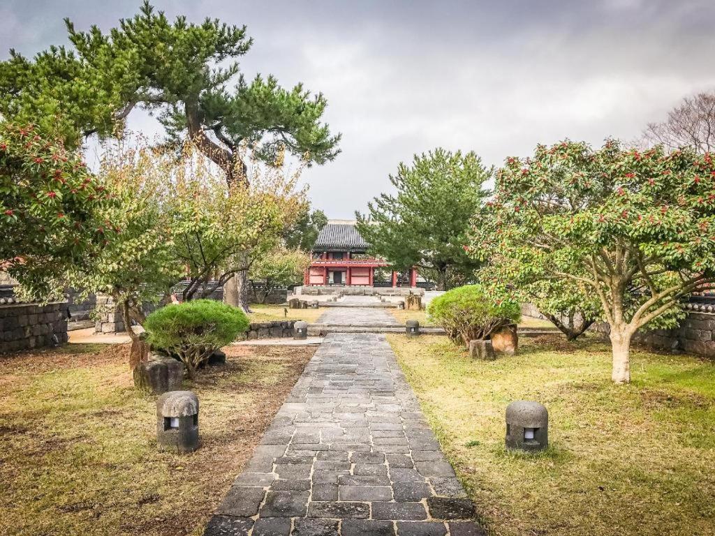 Готель Jeju Robero Екстер'єр фото